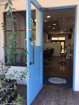 【赤坂】≪完全週休二日制≫≪小規模×少人数≫≪未経験・通信生・新卒生OK≫≪サロンワーク中心の職場≫幅広い世代のお客様が来店され温かい雰囲気でお客様を出迎えるアットホームサロン「Cheerhul（チアフル）」からアシスタント（美容師）の求人★☆