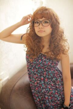 【野田】《フリー40％／指名45％＋指名1名あたり500円バック》低単価でも高品質のサービスを提供★20日出勤で月に30万円以上稼ぐスタッフさんも在籍しています。“merry 野田店（メリーノダテン）”からスタイリスト（美容師）の求人☆☆