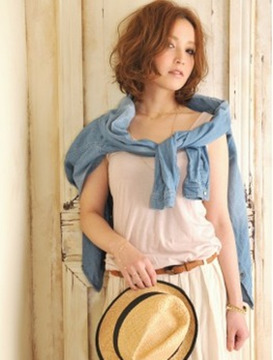 【三宮】社会保険完備★定期的に撮影も行っているので、クリエイティブな活動にも参加でき、スタッフさん同士も仲良しで長く務めることが出来る環境♪アンティーク調のオシャレなサロン“Jule（ジュール）”からアシスタント（美容師）の求人☆☆