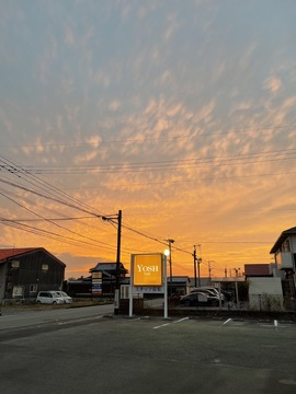 【白鳥】≪社会保険完備・月8日休み・選べる働き方・平均退勤時間17時頃・産休育休実績あり≫柔軟な働き方が可能です！高い技術力が幅広いお客様から愛され続ける地域密着型サロン「YOSH hair（ヨシヘアー）」からアシスタント（美容師）の求人☆★