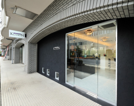 【草津駅】≪時給1300円≫≪入客チャンスあり≫お客さんは30〜50代の幅いろい客層！どこのサロンに行っても恥ずかしくない技術も学べます！「Hair KLAXON（ヘアークラクション）」からスタイリスト（美容師）の求人☆★☆