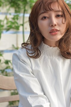 【長居】≪完全週休2日制≫≪スタイリスト月給28万円〜≫≪19時迄に退勤可能≫待遇面がしっかりしているので安心して長く働ける環境。スタッフを大事にするサロンで、やりがいを持って美容師として成長していけます！「Theater（シアター）」からスタイリスト（美容師）の求人★☆