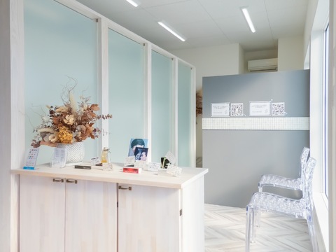 【球場前】≪土日祝休み可能≫≪社会保険完備≫≪未経験・新卒生歓迎≫実働8時間！未経験の方でもしっかり研修があるので安心！店長、幹部候補も大歓迎の「PAAARIS（パリス）」からアイリスト（アイデザイナー・まつげエクステ）の求人☆☆