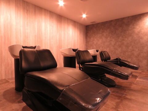 【小倉駅】≪業務委託・完全歩合制・完全個室≫完全個室のマンツーマン施術でお客様としっかり向き合えます！！デザインカラーが得意なので20代の女性をメインに新規入客も多いヘアサロン「noa（ノア）」からスタイリスト（美容師）の求人☆★