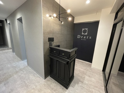 【南茨木】 ≪週休3日で働いても月給20万円保障あり≫≪月8～12日休みを選択可能≫≪土日休みOK≫≪社会保険完備≫≪GW・秋季休暇もあり≫途中退店可能で自由な働き方が可能！主婦の方も働きやすい環境！オリジナルの薬剤を武器にお客様の髪の毛を本当に美しくしていきます！完全予約制の好待遇サロン「Dears 茨木店（ディアーズイバラキテン）」からスタイリスト（美容師）の求人☆☆