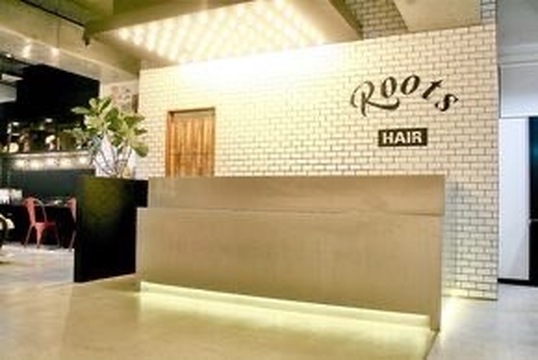 【南越谷】◆2年以内のデビュー・有給休暇あり・月8日休み・社会保険完備◆幅広い薬剤のラインナップで20〜30代のお客様を中心に支持されています。入客チャンスが多いので成長が早い点もオススメRoots 南越谷店（ルーツミナミコシガヤテン）からアシスタント（美容師）の求人☆★