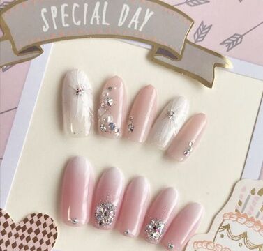 【鳳】≪経験者の募集≫≪完全週休2日制≫≪社会保険完備≫≪残業無し≫≪業務委託・正社員・パート・アルバイトOK≫集客がしっかりしているので、経験者の方であればすぐにお客様がつく環境です！温かいスタッフさんが魅力的！！今までの経験を生かして働きたい！という方にもオススメ！地元の方にも愛される地域密着型のアットホームサロン「STAY GOLD（ステイゴールド）」からネイリスト（ネイル）求人☆☆