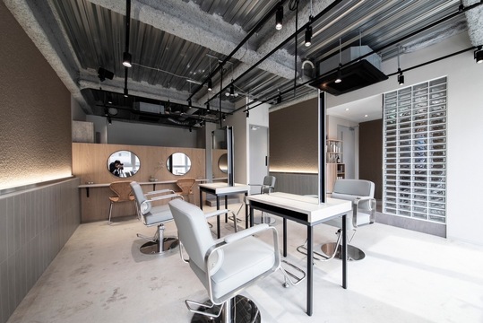 【博多駅】≪社会保険完備・完全週休二日制・完全歩合制・保障給あり・マンツーマン接客≫正社員と業務委託の働き方を選べます！丁寧なカウンセリングと高い技術力が愛されるアットホームなヘアサロン「yoki.（ヨキ）」からスタイリスト（美容師）の求人☆★