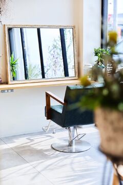 【飾磨】≪社会保険完備≫≪完全週休2日制≫≪入客チャンスあり≫働きやすい環境揃ったアットホームサロン！入客チャンスも多いのでキャリアアップしたい方にもおすすめのサロンです！「glad NATURAL（グラッドナチュラル）」スタイリスト（美容師）の求人☆★☆