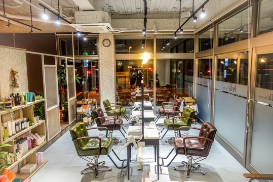 【小川町】≪社会保険完備・日曜休みあり・集客力に自信あり・充実の福利厚生≫入客に不安のある方も安心の環境です！居心地の良い空間やスタッフの仲の良さが好評なへアサロン「hair make grow（ヘアーメイクグロー）」からスタイリスト（美容師）の求人★☆