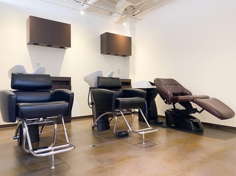 【なかもず】≪完全週休2日≫≪毎週土日どちらか休み可≫≪月給29万円＋歩合≫≪社会保険完備≫≪平日17:30退勤≫希望次第で土日どちらか休めるのでQOLが高くなります！頑張りが好条件で返ってくる髪質改善に特化した高単価サロン「AND LALU（アンドラル）」からスタイリスト（美容師）の求人☆★☆