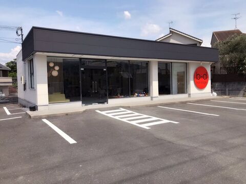 【近鉄五位堂】≪月10日休み≫≪年間休日120日≫≪月曜日開店サロン≫≪土日休みOK≫≪社会保険完備≫朝レッスンで夜は早めに退社！仕事もプライベートも充実させたい方にオススメです！「BOND hair stage 良福寺店（ボンドヘアステージリョウフクジテン）」アシスタント（美容師）の求人☆★☆