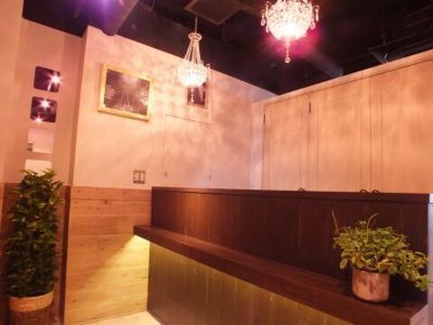 【三ノ宮】≪正社員・業務委託から選択！≫≪完全歩合制≫お休みや勤務時間も相談OKで働きやすい環境！スタッフ同士の繋がりも大切にしているサロンです！「Apiuz Hair三宮（アピューズヘアーサンノミヤ）」からスタイリスト（美容師）の求人☆★