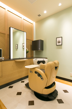 【四条】≪完全週休2日制≫≪社会保険完備≫≪有給休暇≫など！上場企業ならではの抜群の福利厚生を揃えています！◎遅くまで残ることも少ないのでプライベートも充実できます！☆経験を活かしてずっと働いていける環境です☆アートネイチャー 京都店（アートネイチャーキョウトテン）からスタイリスト（美容師・理容師）の求人☆★