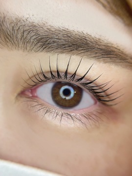 【池袋】≪土日休み習得可能≫≪月8,9日休み≫≪未経験・新卒可能≫≪完全マンツーマン施術≫20代中心のアットホームなサロン。オシャレを楽しみながら、仲間と一緒にスキルアップできる環境！「L'aube 2nd（ローブセカンド）」からアイリスト（まつげエクステ・まつげパーマ・アイブロウ）の求人☆☆