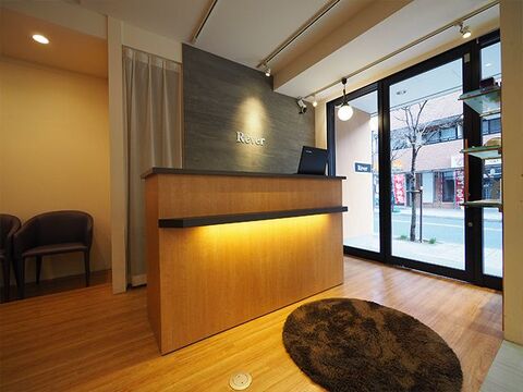 【一之江】◆完全週休2日制・有給休暇あり・産休育休制度あり・社会保険完備◆離職率が低く、長く活躍できる環境です！子育てとの両立も可能な「Rever Tokyo 一之江店（リベアトウキョウイチノエテン）」からスタイリスト（美容師）求人☆★