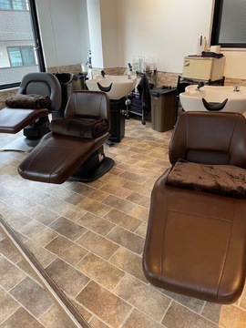 【中百舌鳥】≪社会保険完備≫≪月8日休み≫≪時短社員の相談も可！≫基本給は最大30万円！頑張り次第で歩合給も発生するため、がっつり稼げる環境です！ハイトーンが人気のサロン「star-river（スターリバー）」からスタイリスト（美容師）の求人★☆