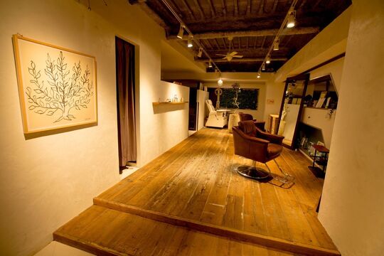 【北浜】≪月給24万円〜≫≪社会保険完備≫≪カットカラーは2〜2時間半時枠で施術≫客単価1万円以上の高単価サロン！業務委託、正社員、パートの働き方を選べる！マンツーマンで施術可能！「re:cloud（リクラウド）」よりスタイリスト（美容師）の求人☆★