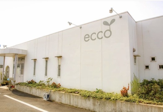 【八日市】≪滋賀県東近江市美容師求人≫アシスタント給料業界最高水準！初任給24万円！！年間休日120日以上！！有給あり！！残業代完全支給！！初任給24万円！！「ecco fleur（エコーフルール）」よりアシスタント（美容師）の求人☆★