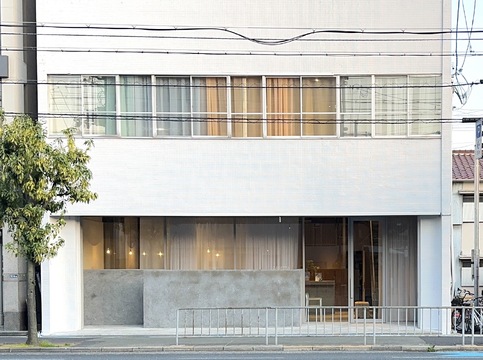 【JR吹田】≪デザイナーズサロン≫≪社会保険完備≫本格的な撮影も学べる！美容師としての誇りを持って活躍できる環境が魅力！センスの光るアンティーク調サロン「Casetta.（カセッタ）」からアシスタント（美容師）の求人☆★