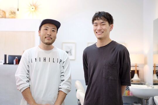 【六甲道】≪月給25万円スタート／アシスタント月給20万円スタート≫≪社会保険完備≫≪有給休暇あり／土日休みもOK≫働き易い環境が整ったバーバーショップ！人気のバーバースタイルを学べるお店です！頑張り次第で40万円以上の収入も可能！「Ordinary BARBERSHOP（オーディナリーバーバーショップ）」からスタイリスト・アシスタント（理容師）の求人★☆