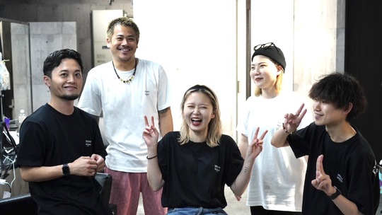 【三宮】≪社会保険完備≫≪ハイトーン特化≫≪トータルビューティー≫月2回の合同レッスン実施！先輩スタイリストさんから教われる環境もあるため安心です！「Maison（メゾン）」からアシスタント（美容師）の求人★☆