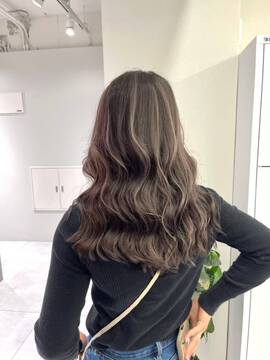 【喜連瓜破】≪社会保険完備≫≪最低保障給あり≫≪土日休み相談可≫≪高単価≫≪独立支援あり≫ハイトーンなどのデザインカラーが人気のカラー特化型サロン！髪質改善にも力を入れております！しっかり働いて稼ぎたい方、技術を磨いて成長したい方必見！「Luis 瓜破（ルイスウリワリ）」からスタイリスト（美容師）の求人★☆