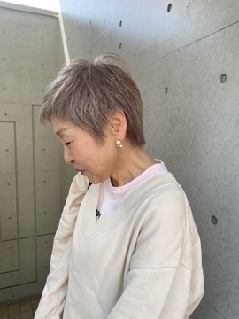 【苦楽園口】≪完全週休2日制／平均退社17時／掛持ち無しのマンツーマン接客／アメリカの姉妹店で活躍できる道も！≫お客様一人ひとりに寄り添った丁寧な技術、接客が人気！働きやすい環境が整った「B.C.B.G.（ベーセーベージェー）」からスタイリスト（美容師）の求人☆★