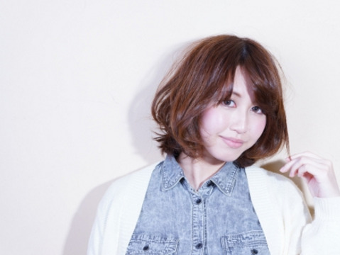 【鴻池新田】≪月8〜10日休み≫≪月給23万円〜≫≪社会保険完備≫≪住宅手当あり≫≪美容師とアイリストの兼任可能≫カット入客チャンスも多く、今までの経験を生かしていけます！髪の毛以外の事でもお客様に相談されるアットホームサロン「StarRing（スターリング）」からスタイリスト（美容師）の求人☆★