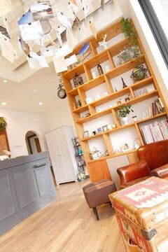 【周船寺駅】≪社会保険完備・営業中レッスンOK・高時給スタート≫駅チカでアクセスもバッチリ！エイジングケアで大人気のヘアサロン「Hair Make Cocoro（ヘアーメイクココロ）」からアシスタント（美容師）の求人☆★