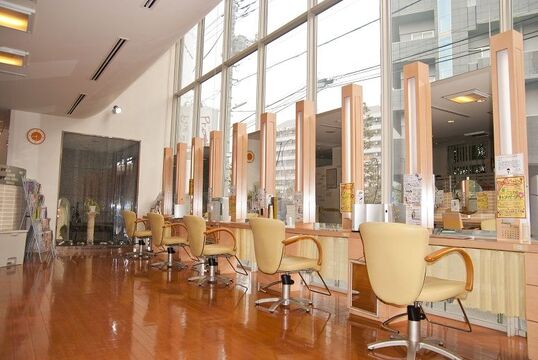 【川口】≪社会保険完備≫≪完全週休2日制≫スタイリストデビューは平均1年半♪充実した福利厚生アリ！！長くお仕事出来る環境のヘアサロン「Presto 川口店（プレストカワグチテン）」からアシスタント（美容師）の求人☆★☆