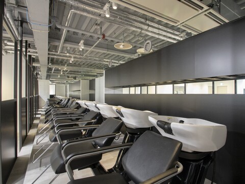 【池袋】◆撮影ブース完備◆業界屈指の集客力で顧客様がいない方でも安心！バックオフィスを設置しており、スタッフさん一人一人のセルフブランディングを確立！今日本で一番予約されている美容室「ALBUM 池袋店（アルバムイケブクロテン）」からスタイリスト（美容師）の求人☆★