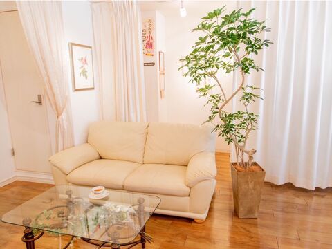 【千里中央】≪平均17時退勤≫≪週2日からの勤務OK≫強引な勧誘などは一切なし！ノルマを気にせずエステティシャンを続けられる環境です！プライベートサロン「La feel（ラフィール）」からエステティシャンの求人☆★☆