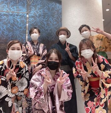 【上本町】≪社会保険完備≫≪産休制度あり≫≪有給休暇あり≫など福利厚生も充実！長く働いて行けるお店です。着付けやメイクなどトータルビューティーを提供！幅広い層の方と関わるアットホームなサロン「RON RON CHAT 都ホテル店（ロンロンシャミヤコホテルテン）」からスタイリスト（美容師）の求人☆★