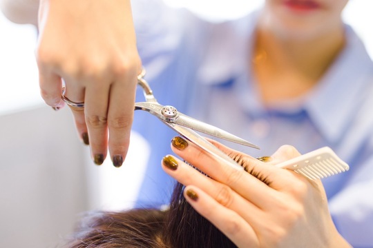 【平針】◆完全週休2日制・土日希望休可能・社会保険完備◆美容業界当たり前のブラックな部分を本気で排除したいと考えている好待遇メンズサロン！半個室で上質なサービスを提供できる「MEN'S SALON alfRed 平針店（メンズサロンアルフレッドヒラバリテン）」からスタイリスト（美容師）の求人☆★