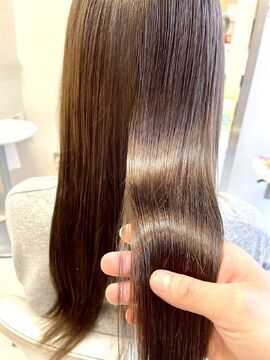 【JR須磨】≪徒歩1分の駅チカ≫≪完全週休2日制＆土日祝休みOK≫≪社会保険完備≫高単価×マンツーマン施術で落ち着いた空間！最低保障給30万円とエリアでもトップレベルの水準！時短OKでママ美容師も活躍する地域密着型の髪質改善サロン「AQUARELA（アクアレラ）」からスタイリスト（美容師）の求人☆★☆