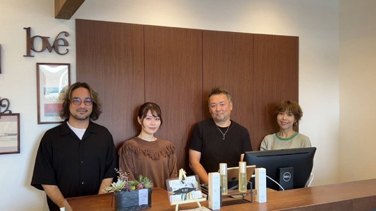 【千早】≪完全週休二日制・平均退勤18時・社会保険完備≫≪25万円スタート・ママさん歓迎・パートアルバイトも歓迎≫働きやすい環境をお探しの方にオススメ！！退勤時間も早いのでお仕事とプライベートを両立する事ができる「Hair Make Klar（ヘアメイククラール）」からスタイリスト（美容師）の求人☆★☆