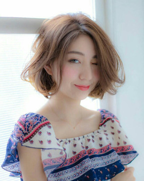 【三国】≪月給最低35万円保証あり≫≪時給1300円≫≪月8日休み≫≪土日休みOK≫≪入客チャンス多数あり≫頭浸浴やヘッドスパのメニューが人気なので興味のある方にもオススメ！ハイクオリティ且つリーズナブルな価格でお客様から愛され続けるDoigt de fee！「Doigt de fee Mstar（ドゥワドフェマスタ）」からスタイリスト（美容師）の求人☆★☆