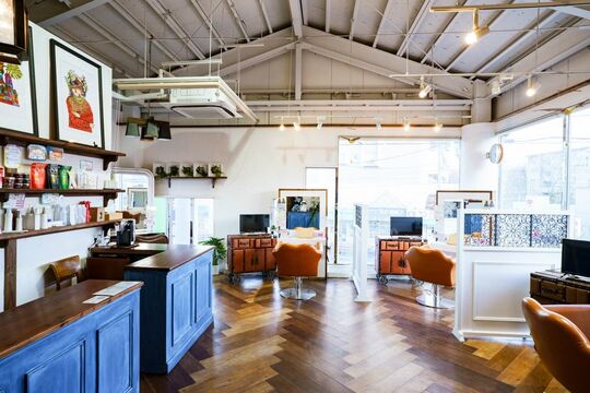 【金山駅】≪17:30退社!≫≪社会保険完備≫≪完全週休2日制＆日曜日休もアリ≫≪月給24万円〜／パート時給1100円〜≫髪質改善に特化した女性スタイリストのみのサロン。プライベートも美容師も楽しめて働きやすい環境です。パリジェンヌに興味がある方、パートさんも大歓迎の「SPEAR（スピア）」からスタイリスト（美容師）の求人☆☆