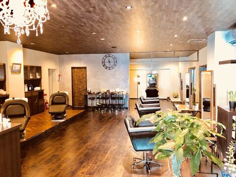 【西院】≪事業拡大に伴い多数募集≫≪毎日19時に退勤可能≫≪社会保険完備≫≪完全週休2日制≫≪1年半の早期デビュー可能≫≪営業時間内レッスンOK≫美容師と兼任でまつ毛パーマやアイブロウも学べる！朝礼や終礼、ミーティングもなし！「Hair Cannery Row（ヘアーキャナリーロウ）」からアシスタント（美容師）の求人☆★☆