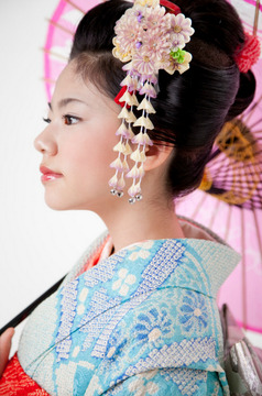 【祇園四条】≪ヘアセットの実務経験のある方の募集≫着付け・ヘアセット・ヘアメイクが主な業務内容！アイラッシュも希望者は学んでいく事ができます。セットサロン「DTEEL（ディティール）」からアシスタント(美容師)の求人☆★