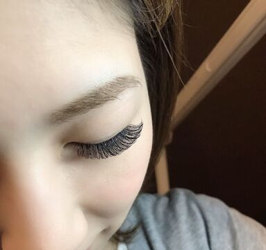 【平城山】≪平均退社時間20時台≫≪髪型・ネイル・服装自由≫教育体制バッチリ！アットホームで働きやすい環境でお客様としっかり寄り添える個室型サロン「GUERIRL VOGUE（ゲリーヴォーグ）」からアイリスト（まつげエクステ・まつげパーマ）の求人☆☆