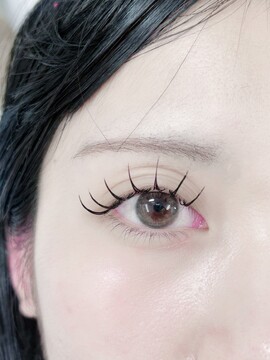 【新宿三丁目】≪土日休みOK≫≪マツエクが人気のサロン≫≪店長候補歓迎≫居心地の良さ、働きやすさ、どちらも妥協しない！スタッフ同士楽しく働きたい！が叶うサロン。髪色ネイル服装も自由だからオシャレを楽しみながら働けます！「eyelash salon AREY（アイラッシュサロンアリー）」からアイリスト（まつげエクステ・まつげパーマ・アイブロウ）の求人☆☆