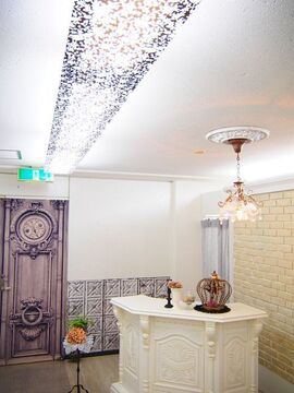 【江坂】充実した福利厚生で働きやすさバツグン☆経験者からブランク有りの方・新卒生・未経験の方までＯＫ！駅チカの大人カワイイおしゃれサロン♪”butterfly（バタフライ）”からアイリスト（アイデザイナー・まつげエクステ）の求人♪