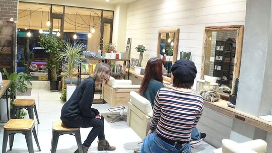 【三田駅】≪土日休み応相談≫≪交通費支給≫≪夏季・年末年始休暇あり≫営業中のレッスン可能！脱体育会系で自由度が高いお洒落な隠れ家サロン「Hair Life style LUKAHI（ヘアーライフスタイルルカヒ）」からアシスタント（美容師）の求人☆★