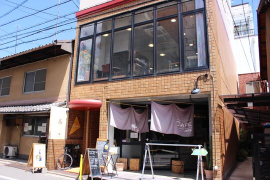 【河原町】≪月8日休み＆土日休みOK＆連休OK≫≪平均退社時間19時≫≪社会保険完備≫プライベートを大事にしながら、長く仕事を続けられる環境があります！離職率も低く、スタッフの仲が良いのも魅力的♪physio GOKOMATI（フィジオゴコウマチ）からアシスタント（美容師）の求人☆★