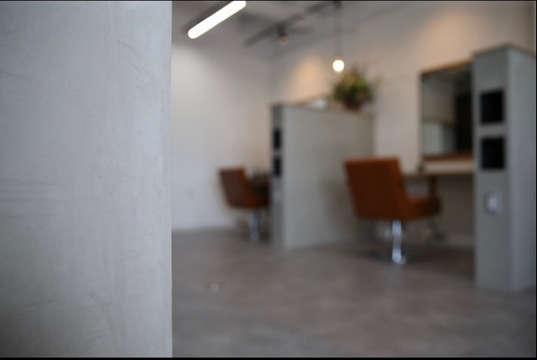 【徳重】◆完全週休2日制・社会保険完備・19時台に退勤可能◆営業時間内レッスンも可能で2年以内でのデビューが叶います！ハイキャリアスタイリストが在籍し、安売りではない技術を習得可能な「Renata hair Caro（レナータヘアーカロ）」アシスタント（美容師）の求人☆★