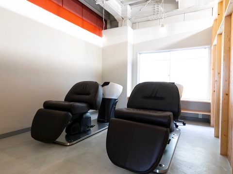 【大和西大寺駅】≪社会保険完備≫≪月8日休み≫カラーが好きな方は必見！カラーリストとスタイリスト、希望のキャリアを選べます。「D.Log 大和西大寺店（ディードットログ ヤマトサイダイジテン）」からアシスタント（美容師）の求人☆★☆