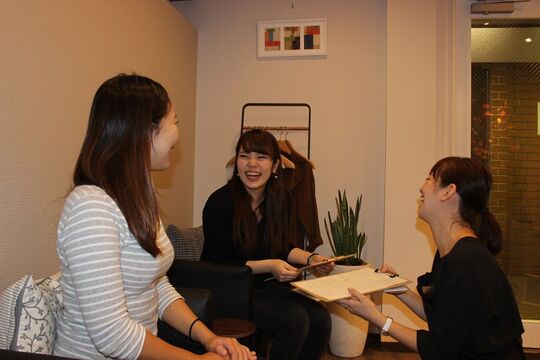 【薬院】≪社会保険完備≫入客好調のためスタッフ大募集！高収入、充実した福利厚生が整っています。あなたの経験を活かしてサロンで活躍しませんか？『Pace-se Girls（パーチェスガールズ）』からアイリスト（アイデザイナー・まつ毛エクステ）の求人☆☆