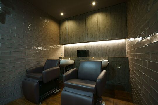 【武蔵小杉】◆土日休みOK・有給休暇あり・社会保険完備◆15時までの勤務など、柔軟に対応可能！各種イベントや撮影チームの設置など、興味があることをピックアップして挑戦できるサロンです！「Salt 武蔵小杉店（ソルトムサシコスギテン）」からスタイリスト（美容師）の求人☆★